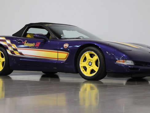 Used 1998 Chevrolet Corvette Convertible w/ Memory Pkg RWD image 22