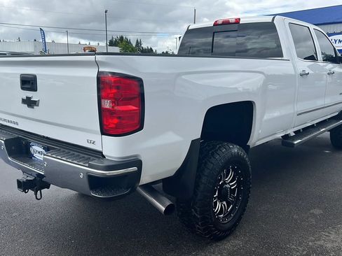 Used 2015 Chevrolet Silverado 2500 LTZ w/ Duramax Plus Package AWD/4WD image 9