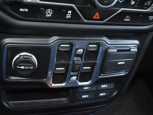 Used 2023 Jeep Wrangler Unlimited Sport AWD/4WD image 19