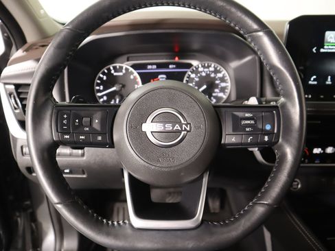 Used 2023 Nissan Rogue SL w/ SL Premium Package image 3