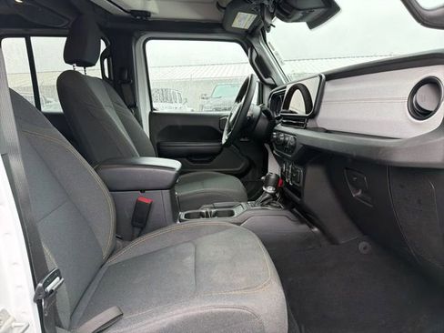 Used 2024 Jeep Wrangler Unlimited Sport AWD/4WD image 10