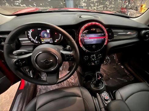Used 2022 MINI Cooper 2-Door Hardtop image 17