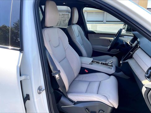 New 2026 Volvo XC90 T8 Ultra w/ Lounge Package image 32