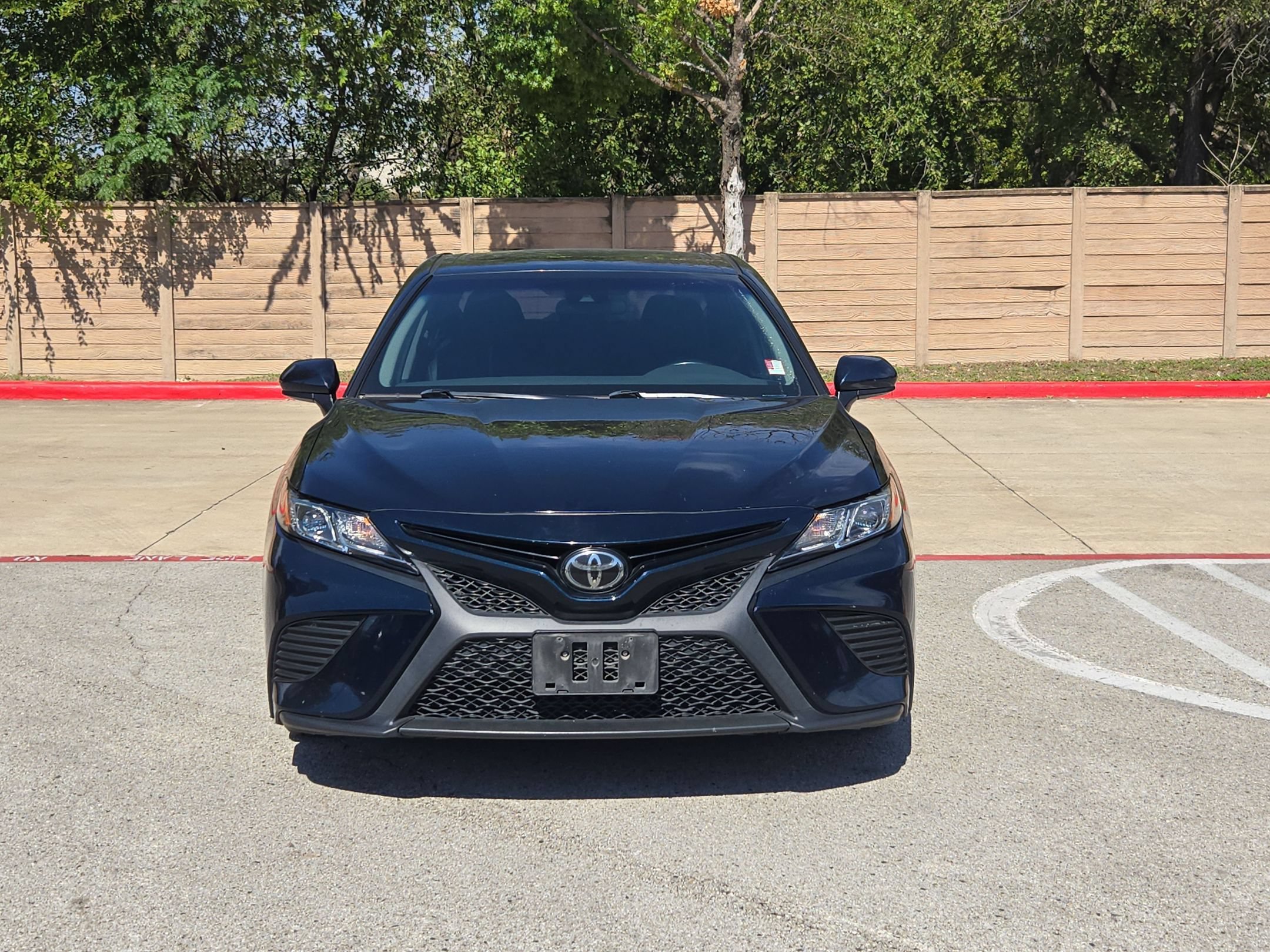 Used 2019 Toyota Camry SE FWD image 8