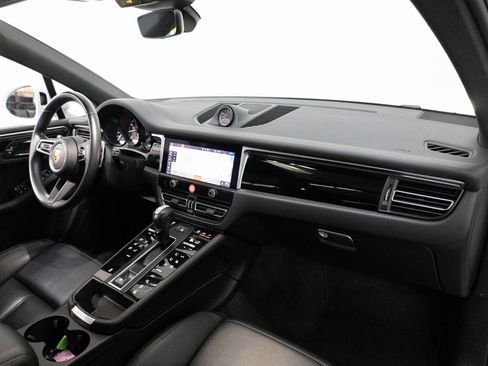 Certified 2023 Porsche Macan AWD/4WD image 30