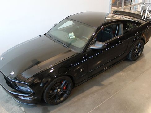 Used 2005 Ford Mustang GT image 7