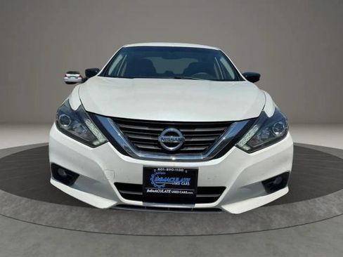Used 2017 Nissan Altima 2.5 SR w/ Midnight Edition Package FWD image 8
