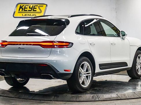 Used 2025 Porsche Macan AWD/4WD image 4