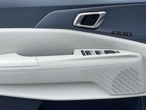 New 2026 Kia Carnival EX image 24