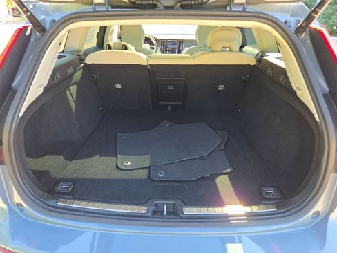 Used 2024 Volvo V60 B5 Cross Country Plus image 18