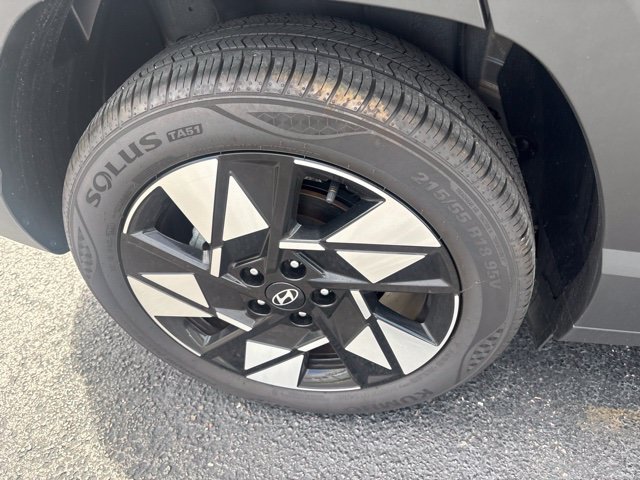 Used 2025 Hyundai Kona SEL FWD image 5