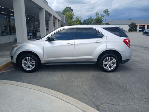 Used 2017 Chevrolet Equinox LS FWD image 8