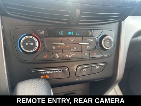 Used 2018 Ford Escape SE image 2