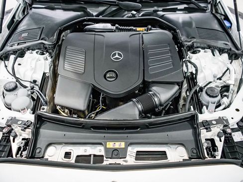 Used 2025 Mercedes-Benz C 300 Sedan image 27