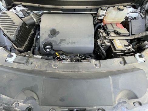 Used 2023 Chevrolet Traverse Premier FWD image 36