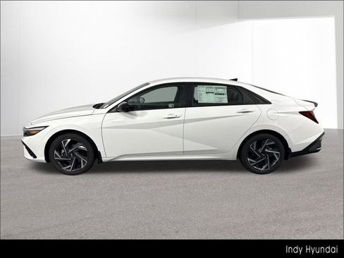 Certified 2025 Hyundai Elantra Sport FWD image 14