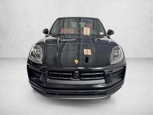 Certified 2026 Porsche Macan AWD/4WD image 6