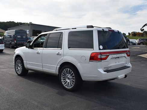 Used 2015 Lincoln Navigator 4WD w/ Equipment Group 101A Reserve image 2