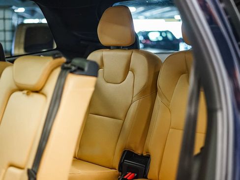 Used 2019 Volvo XC90 T6 Momentum w/ Protection Package Premier image 20