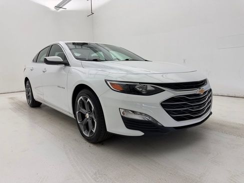 Used 2024 Chevrolet Malibu LT FWD image 1