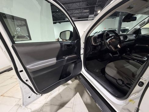 Used 2019 Toyota Tacoma SR5 image 15