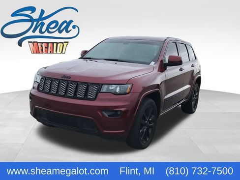 Used 2017 Jeep Grand Cherokee Altitude AWD/4WD image 1