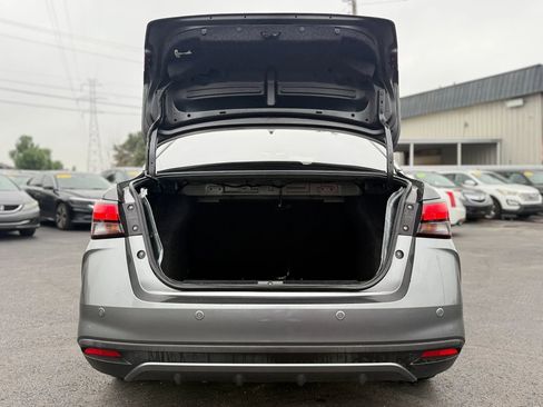 Used 2020 Nissan Versa SR FWD image 6