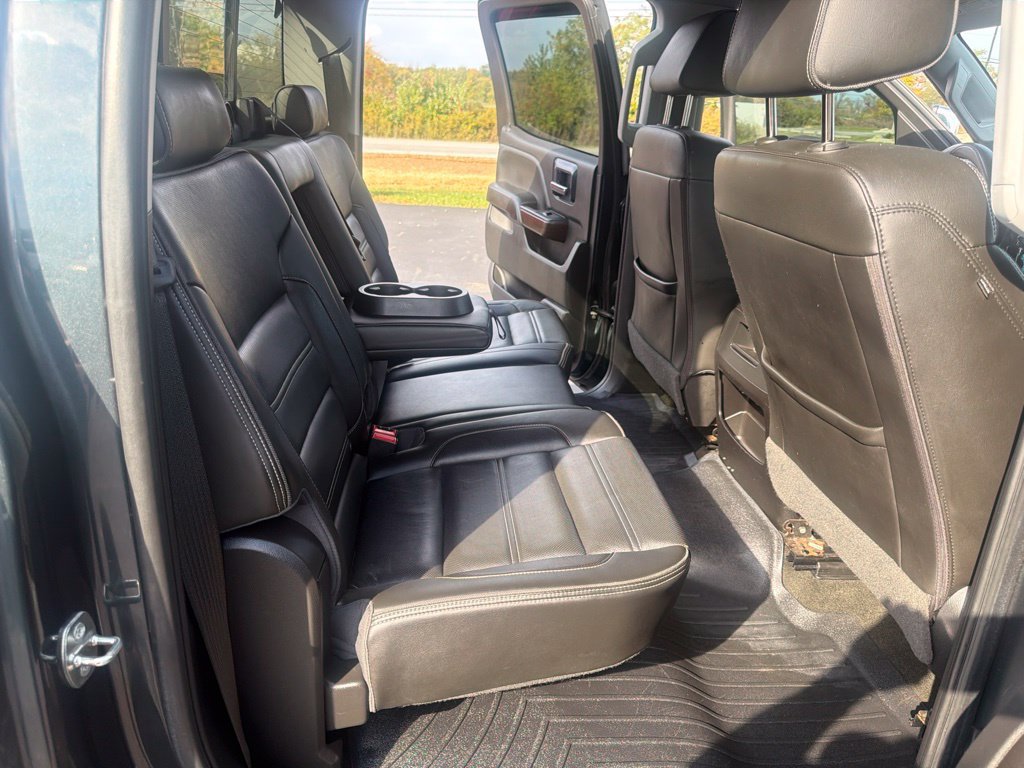 Used 2018 GMC Sierra 3500 Denali w/ Suspension Package, Off-Road AWD/4WD image 25