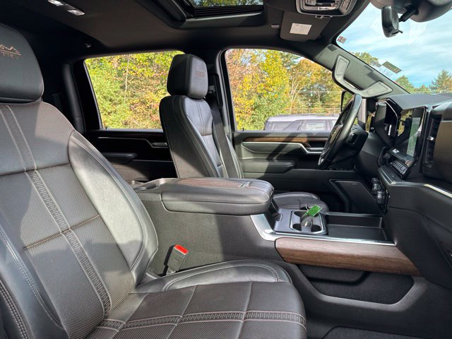 Used 2025 Chevrolet Silverado 3500 High Country w/ High Country Premium Package AWD/4WD image 19