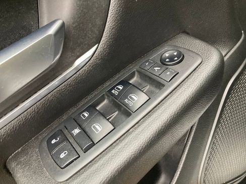 Used 2019 RAM 1500 Big Horn image 12