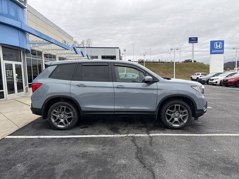 Used 2023 Honda Passport EX-L image 2