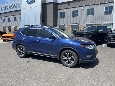 Used 2017 Nissan Rogue SL w/ SL Premium Package FWD image 38
