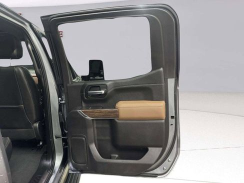 Used 2021 Chevrolet Silverado 1500 High Country w/ Technology Package image 33