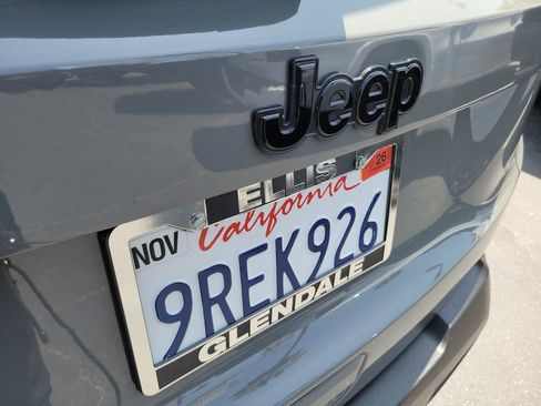 Used 2023 Jeep Renegade Latitude AWD/4WD image 23