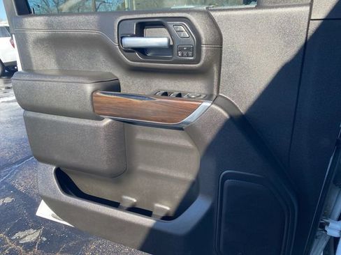 Used 2023 GMC Sierra 3500 SLT w/ SLT Convenience Package image 13