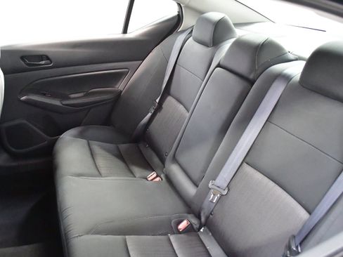 Used 2025 Nissan Altima 2.5 SV FWD image 10