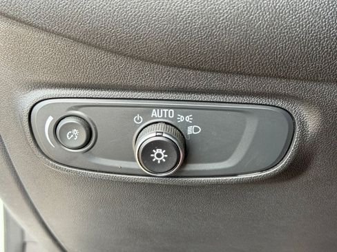 Used 2024 Chevrolet Equinox RS FWD image 20