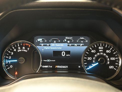 Used 2016 Ford F150 Lariat w/ Equipment Group 502A Luxury image 10