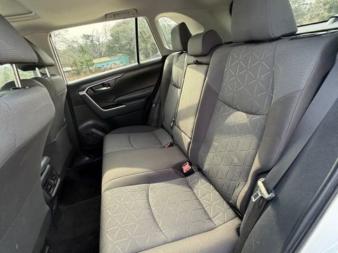Used 2022 Toyota RAV4 XLE image 16