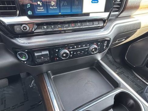 Used 2024 Chevrolet Silverado 2500 High Country w/ High Country Premium Package image 13