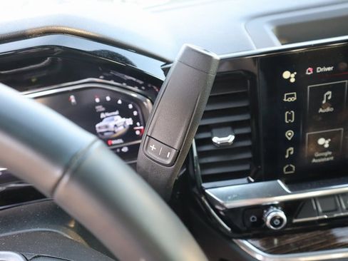 Used 2025 GMC Sierra 1500 Elevation image 30