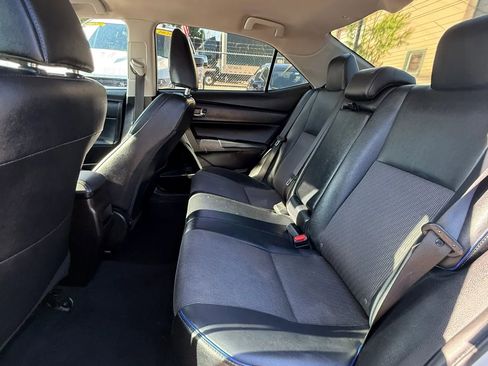Used 2018 Toyota Corolla SE FWD image 16
