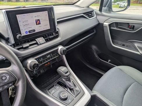 Used 2023 Toyota RAV4 LE AWD/4WD image 19