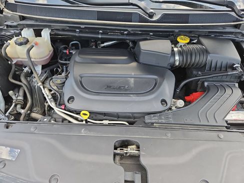 Used 2023 Chrysler Pacifica Touring-L FWD image 35
