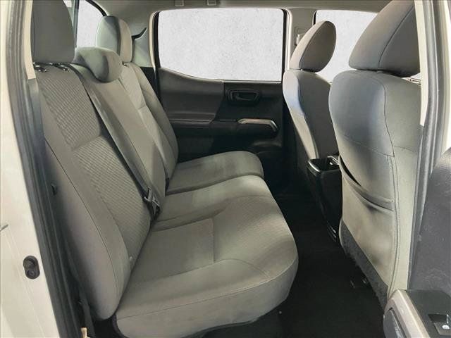 Used 2022 Toyota Tacoma SR5 RWD image 17