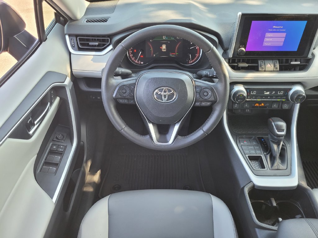 Used 2023 Toyota RAV4 XLE Premium AWD/4WD image 9