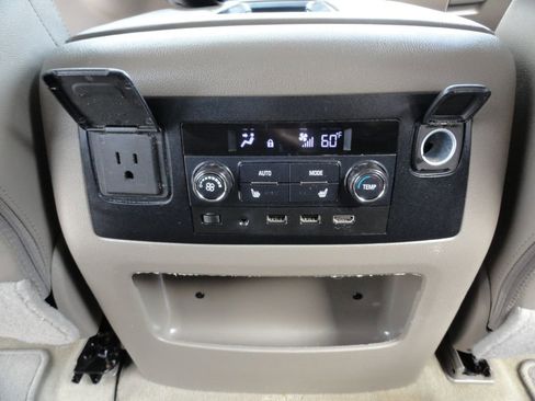 Used 2017 GMC Yukon SLT w/ Premium Edition RWD image 22