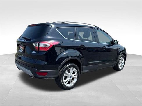 Used 2017 Ford Escape SE w/ Equipment Group 201A AWD/4WD image 5