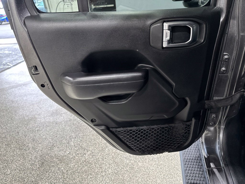 Used 2018 Jeep Wrangler Unlimited Sport S AWD/4WD image 14