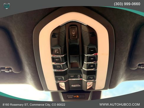 Used 2018 Porsche Macan Turbo w/ Premium Package Plus AWD/4WD image 37